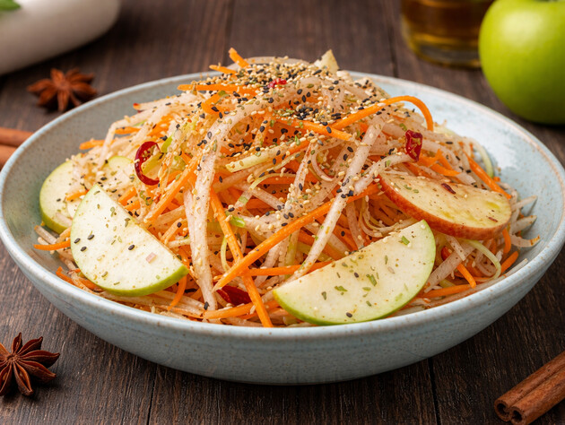 Благодаря этому маринаду салат из дайкона и моркови получится нежный и вкусный. Простой рецепт