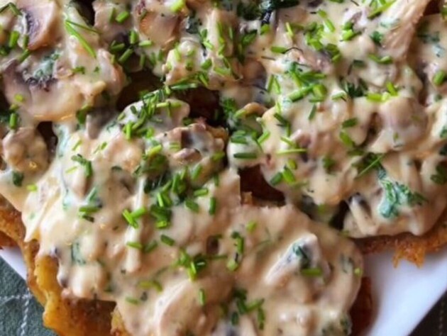 Завдяки цьому простому грибному соусу деруни набудуть божественного смаку. Швидкий рецепт