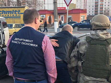 В Обухове на взятке $6,6 тыс. задержан подчиненный главы управления исполнительной службы в Киевской области Светланы Билан и ее заместителя Александра Вольфа