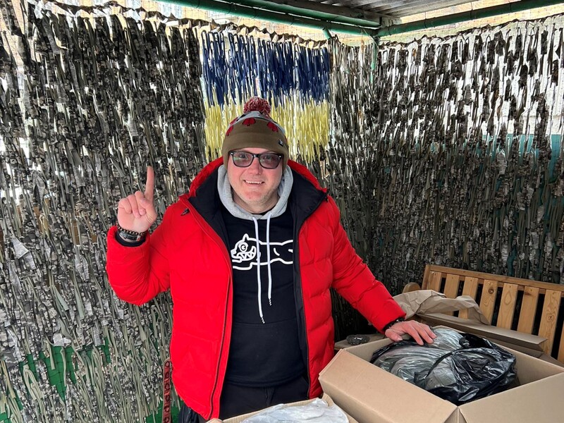 Кременчуцькі волонтери безкоштовно передають лікарям магнітні прилади для видалення уламків і куль