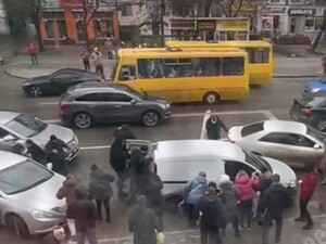Тілесні ушкодження й хімічні опіки очей. У ТЦК заявили, що проти них в Одесі застосували сльозогінний газ