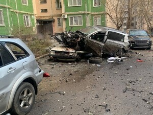 В Одесі вранці вибухнула Toyota з водієм, він вижив. Відео