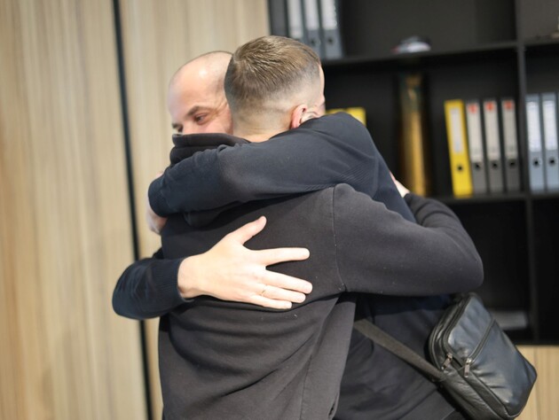 Син донора познайомився із людьми, чиє життя врятувала посмертна трансплантація органів його батька