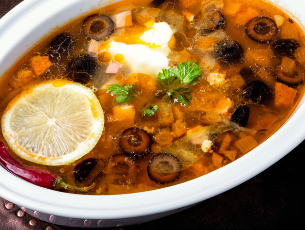 Цей насичений суп з копченим ароматом вам захочеться варити постійно! Скористайтеся рецептом