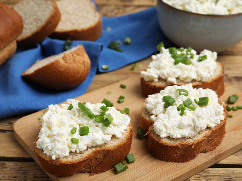 Ця дуже смачна намазка готується всього за 10 хвилин – просто поєднайте всі інгредієнти