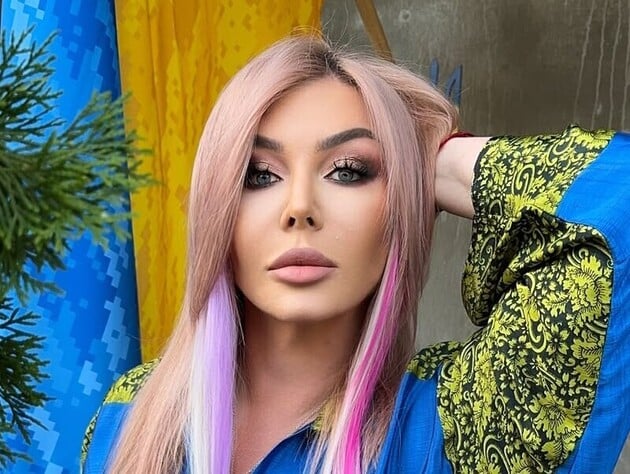 Короткие волосы и длинная челка. Билык кардинально изменила образ и показала видео