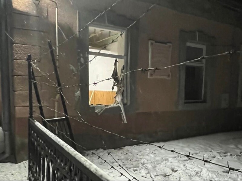 На Прикарпатье взорвали ТЦК, это расследуется как теракт. Подозреваемые попали на видео