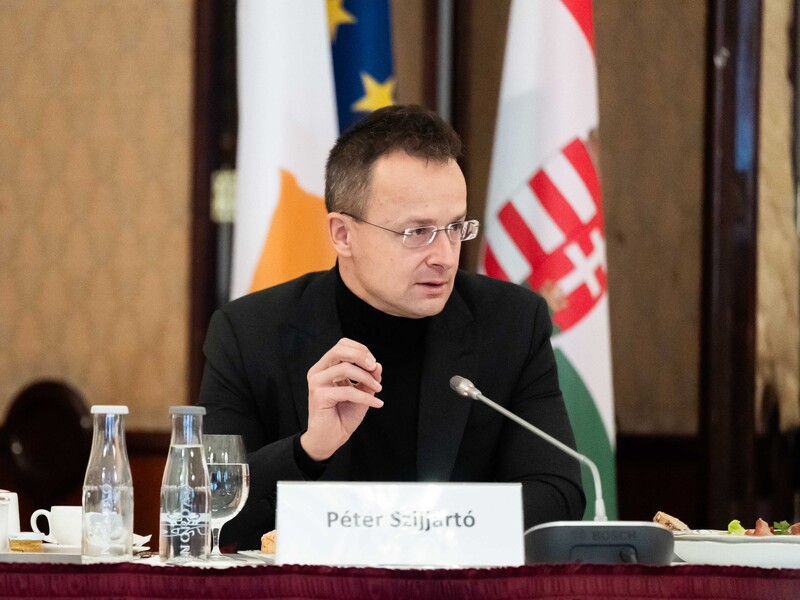 Венгрия отказалась поставлять в Украину дизтопливо – МИД