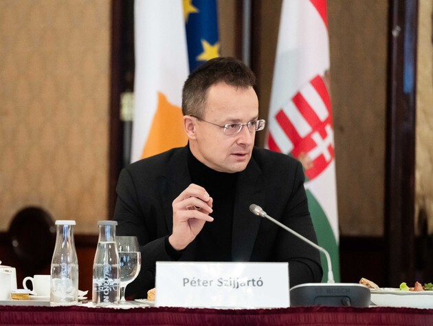 Угорщина відмовилася постачати в Україну дизельне пальне 