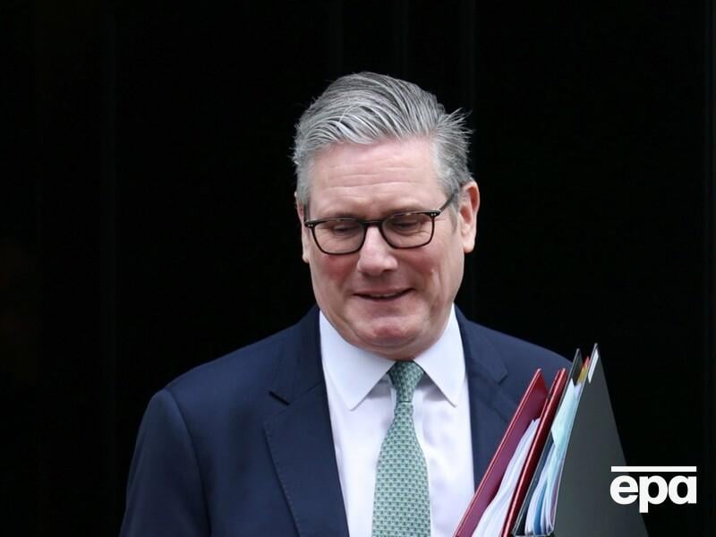 Стармер за пару часов до ареста младшего брата короля Великобритании заявил, что 