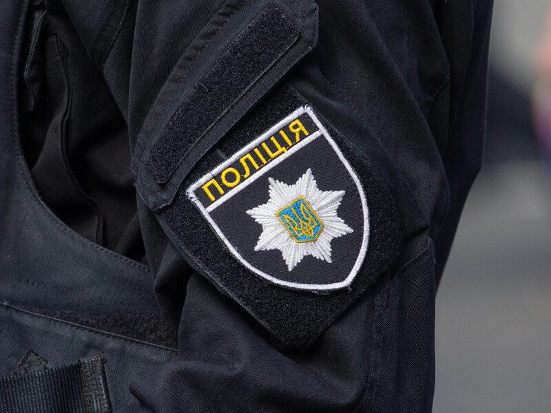 На Буковині в бік поліцейських кинули гранату, є постраждалі. Триває спецоперація