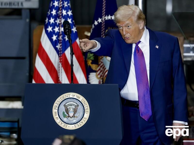 Трамп наказав розкрити документи про НЛО й накинувся на Обаму