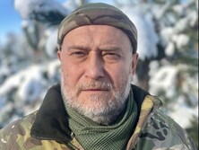 Все, кого я перечислил, не идеальны. Некоторым морду бы набил, но… Если грызться – проиграем