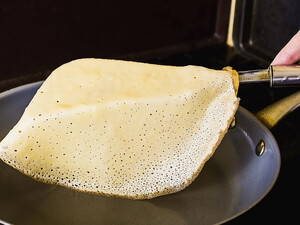 Если блины не эластичные, рвутся или пригорают, допущены ошибки. Три совета для идеального результата