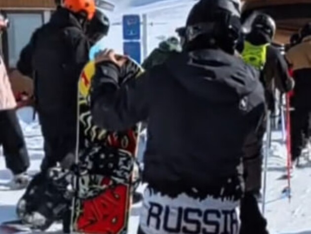 В сети показали, что произошло со сноубордистом, который пятой точкой восхвалял Россию за границей. Видео