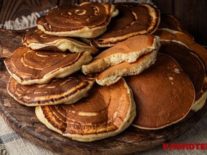 Просто змішайте ці інгредієнти й насмажте класних панкейків, як у красивих фільмах