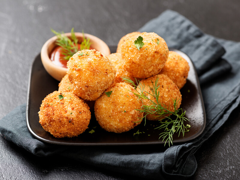 Просто змішайте картоплю із цим і посмажте. У вас вийдуть ліниві картопляні крокети