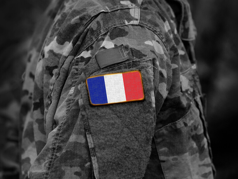 У Франції після вечірки у шпиталі загинув військовий. Йому в голову вистрілив, імовірно, інший солдат