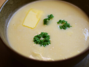 Обязательно приготовьте этот вкусный и ароматный сливочный суп с курицей. Простой рецепт