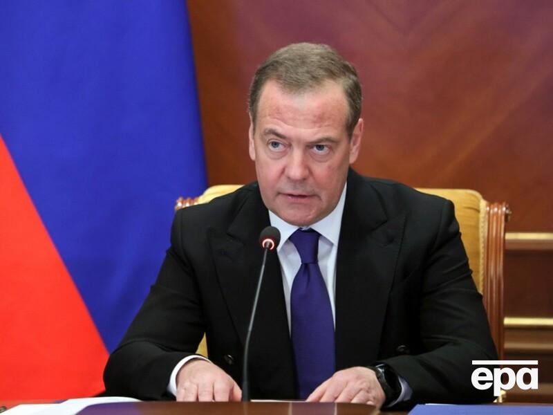 "Повісять на Майдані десь". Медведєв порівняв долю українських лідерів із Муссоліні й Гітлером