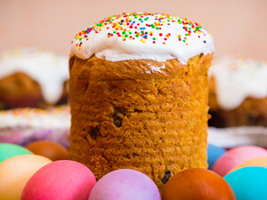 Змішайте це з молоком – і паска вийде ніжною, як пух. Дуже простий рецепт