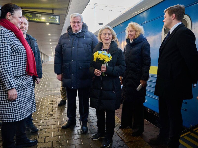 "Мир має бути на умовах України". Фон дер Ляєн і Кошта прибули до Києва в річницю повномасштабного вторгнення