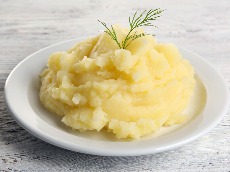 Додайте це до товченої картоплі, щоб пюре вийшло неймовірно ніжним. Спробуйте – будете робити тільки так