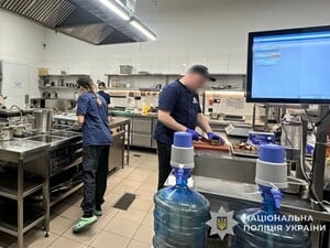 Во Львове в детском парке развлечений – массовое отравление, минимум 15 человек госпитализировали