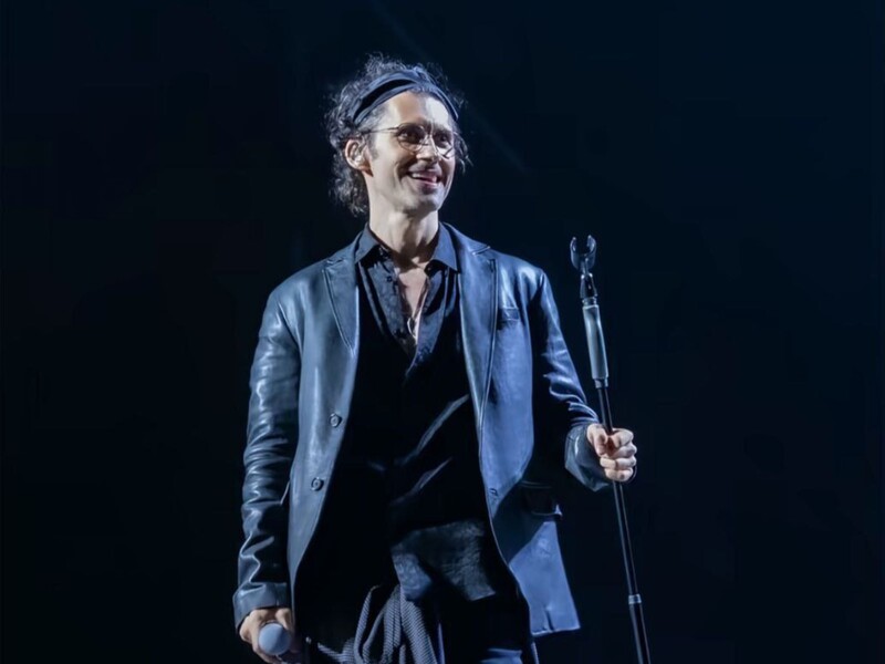 Дан Балан в Молдове полностью отказался от российских хитов, а его мама спела украинскую песню. Видео