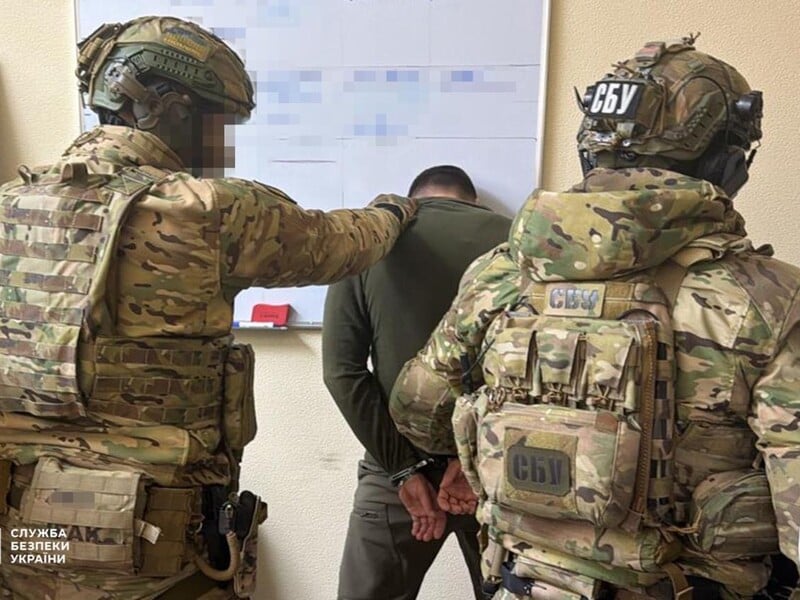 Взятка в $320 тыс. Задержан командующий логистикой Воздушных сил ВСУ и глава областного СБУ