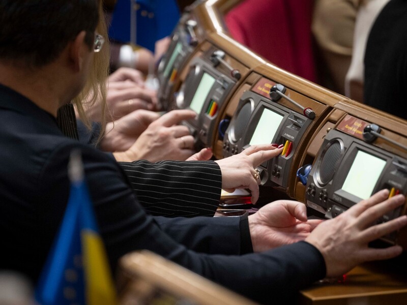 Рада приняла законопроект о соцзащите военных. Что он дает?