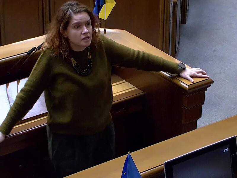 "Мар'яно, тільки не з трибуни" й "Остання скотина у фракції". Нардепи посварилися й зірвали засідання Ради