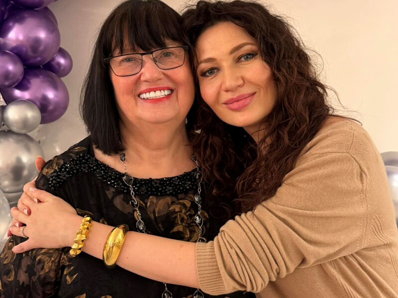 Фирменные рецепты под интересные разговоры. Теща Гордона открыла кулинарный YouTube-канал, он отреагировал