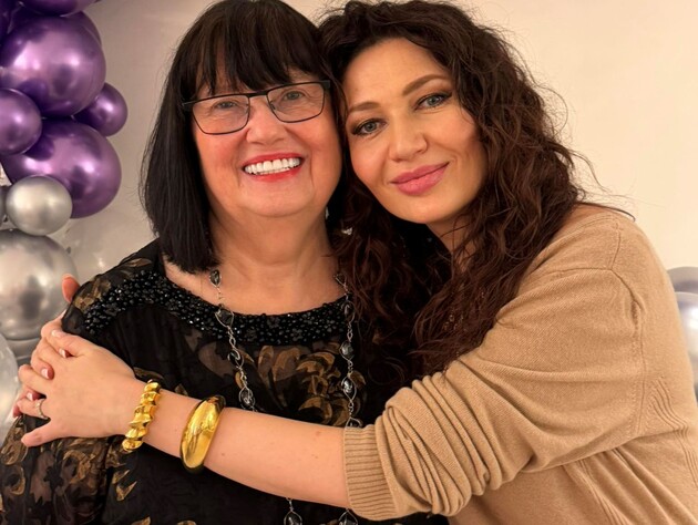 Собственные рецепты под интересные разговоры. Теща Гордона открыла кулинарный YouTube-канал