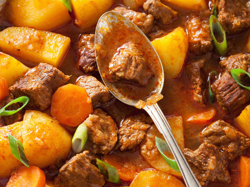 Рецепт дуже смачної курки з овочами. Приготуйте цю швидку і смачну страву