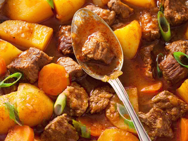 Рецепт дуже смачної курки з овочами. Приготуйте цю швидку й смачну страву