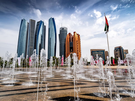 В ОАЕ українку та її бойфренда з ПАР заарештували за позашлюбні сексуальні стосунки