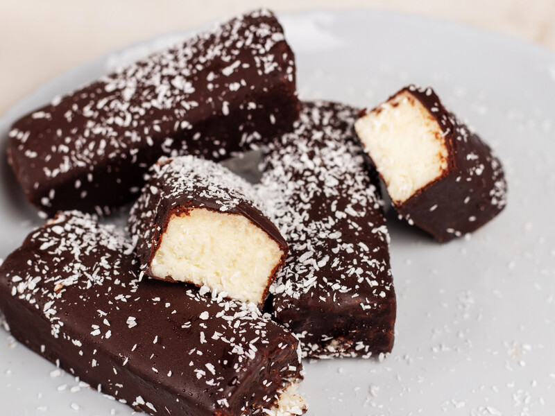 Додайте це до кисломолочного сиру й полийте шоколадом. Приготувати глазуровані сирки вдома – легко