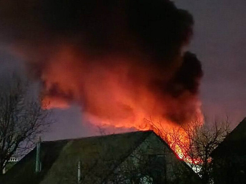 "Видно заграву й полум'я". Сили оборони уразили нафтобазу в окупованому Луганську