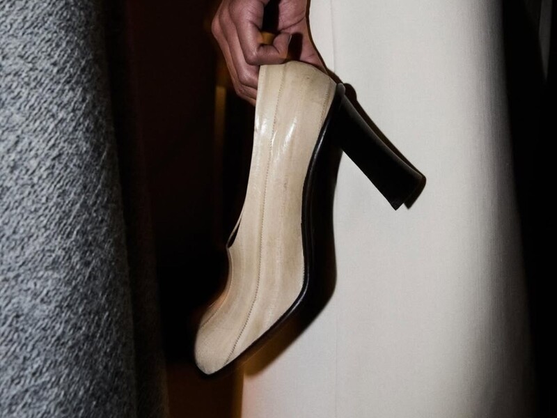 Тонкие и элегантные шпильки больше не в моде. Антигламурный тренд диктует новые правила