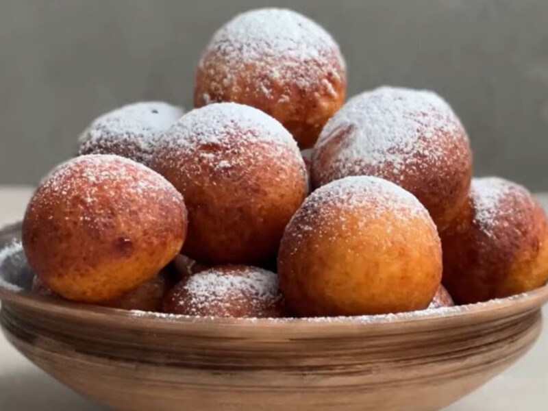 Приготовьте украинские пончики к чаю, которые просто тают во рту. Рецепт без дрожжей и долгого замеса