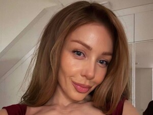 Не зовсім Попелюшка. Тіна Кароль іронічно відповіла, із яким казковим персонажем себе асоціює