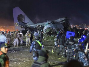 У Болівії розбився військовий літак із грошима, загинуло 22 людини. Були сутички з поліцією через купюри