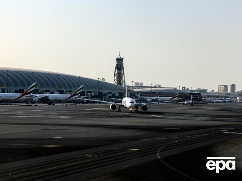 Міжнародний аеропорт в Дубаї зазнав пошкоджень. Пабліки писали, що туди влетів Shahed. Відео