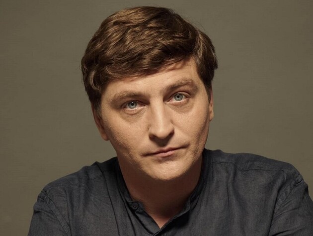 Відомий актор Довженко заручився з молодшою на 20 років дівчиною. Фото