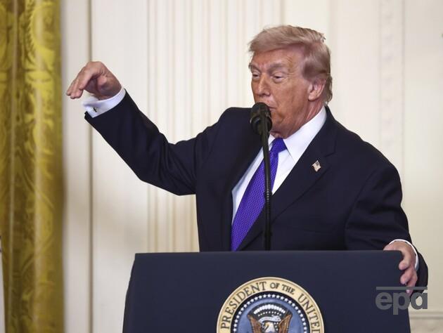 Трамп заявил, что у США – неограниченные запасы оружия, и он может 