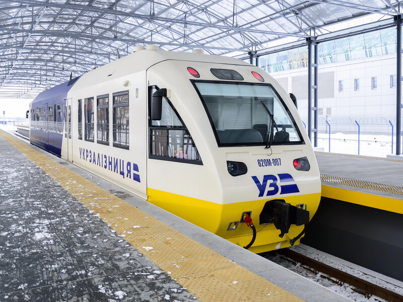 Кабмін погодив фінансову підтримку пасажирських перевезень залізницею