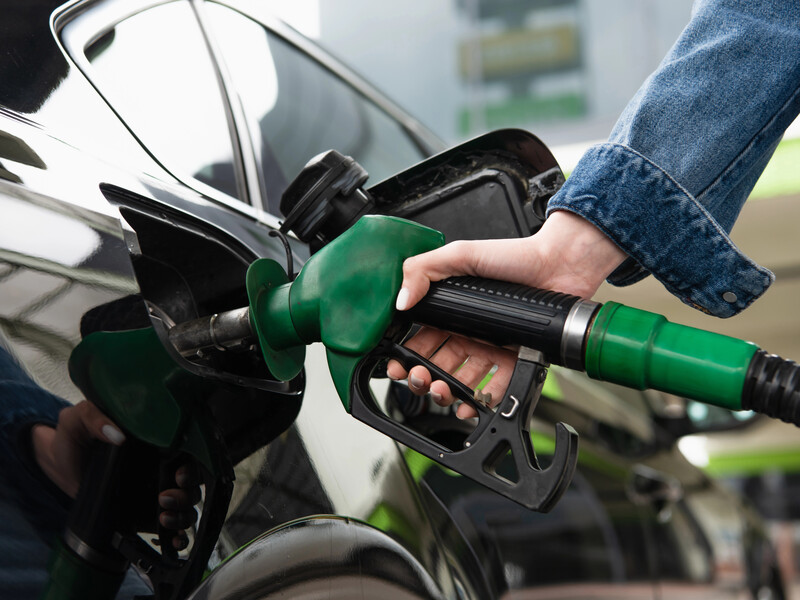 В Україні дорожчає пальне. У Раді розповіли, що робить держава у зв'язку із цим