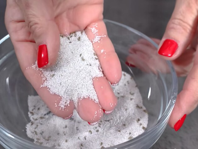 Как сеять петрушку в марте, чтобы она взошла равномерно. Хитрость с песком