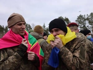 Україна і РФ провели обмін полоненими. Додому повернулося 200 українців. Фото